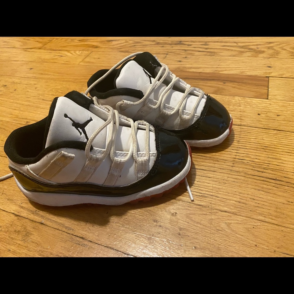 Red black & white toddler size 8 Jordan’s